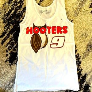 Brand new hooters tank #9 chase Elliott. Size XS